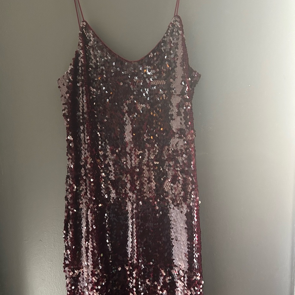 WAYF NWT Wine-Burgundyspaghetti strap sequence, mini dress SZ: Medium - Picture 8 of 9